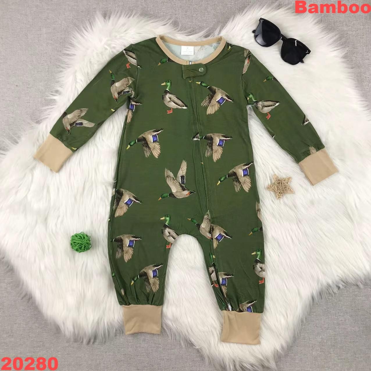 Bamboo Bodysuit Baby - Langarm-Strampler aus Bambusfaser in Schwarz und